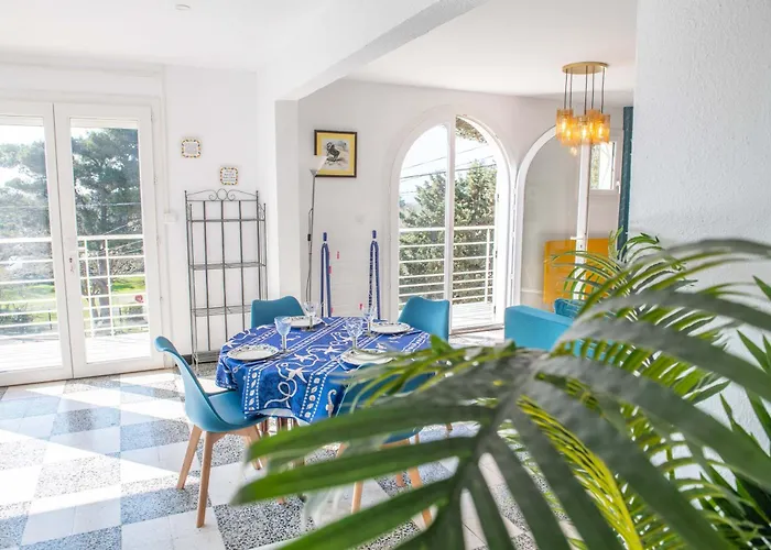 Maison Vue Les Grandes Terrasses 別荘 *